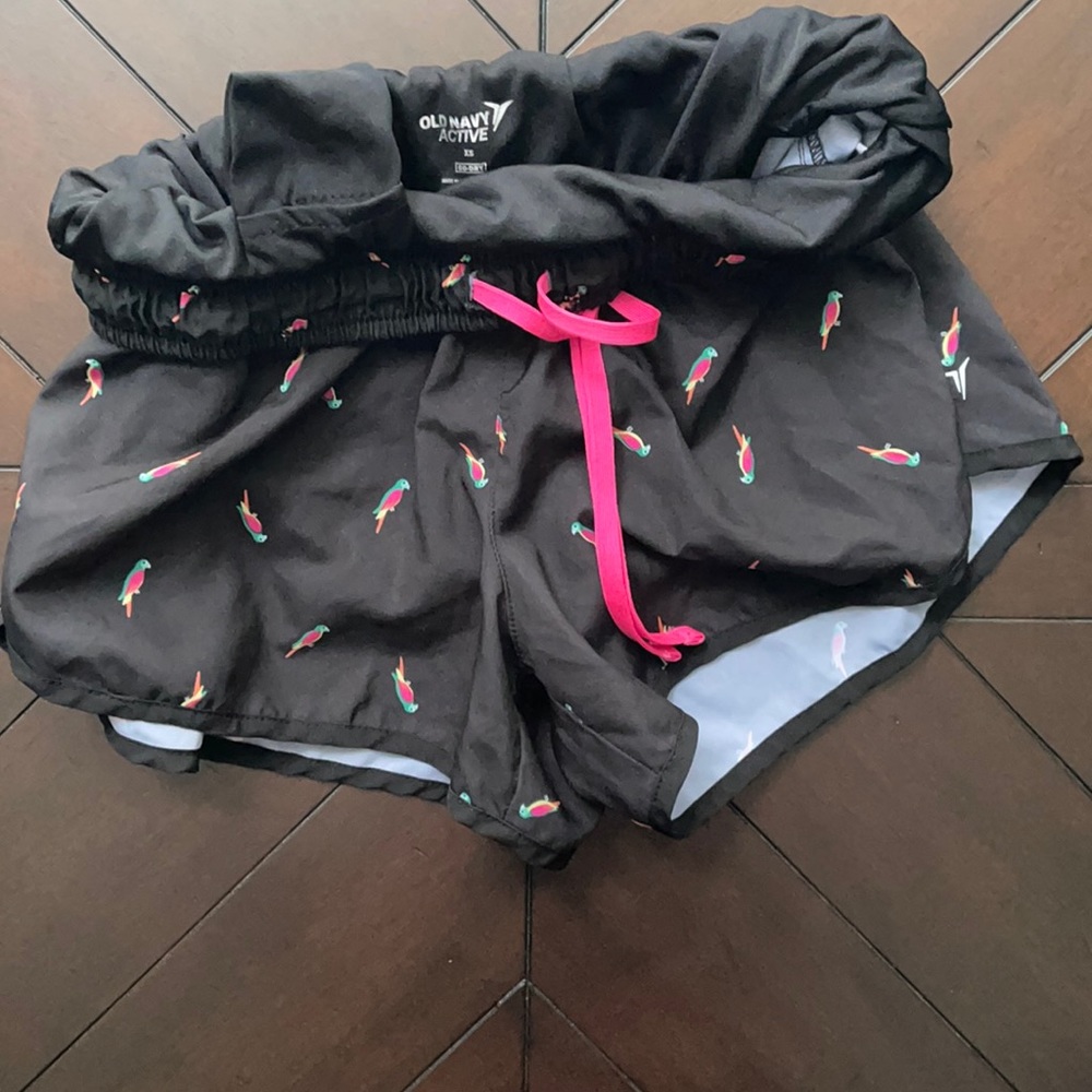 OLD NAVY Parrot Athletic Short